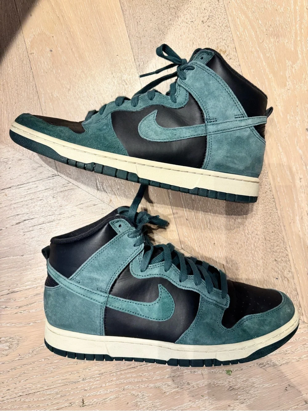 Nike Dunk High "Faded Spruce" sneakers - Picture 1 of 7